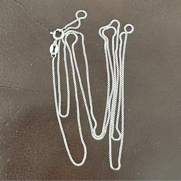 30” Sterling Silver Box Chain Necklace - Picture 3 of 8